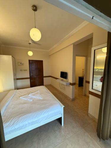 1657img-20250625-wa0066