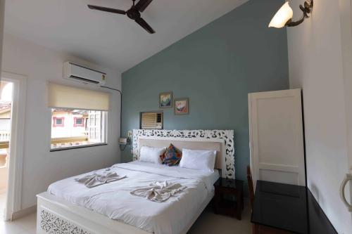 5806_1st_bedroom