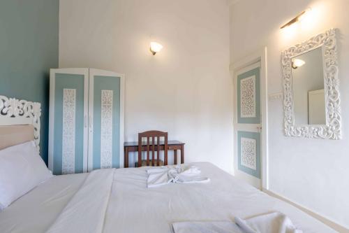 5806_1st_bedroom_3