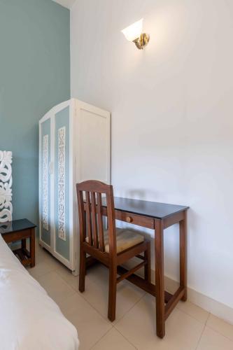 5806_1st_bedroom_4
