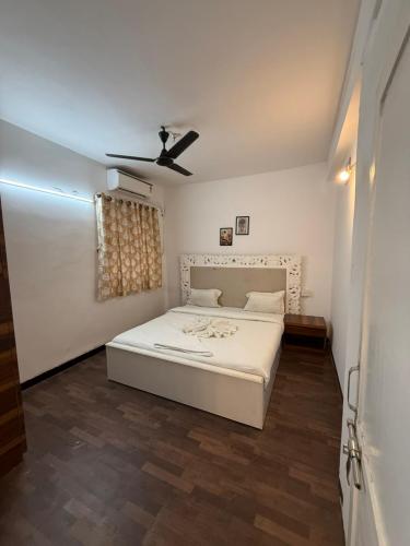 whatsapp_image_2026-03-18_at_18